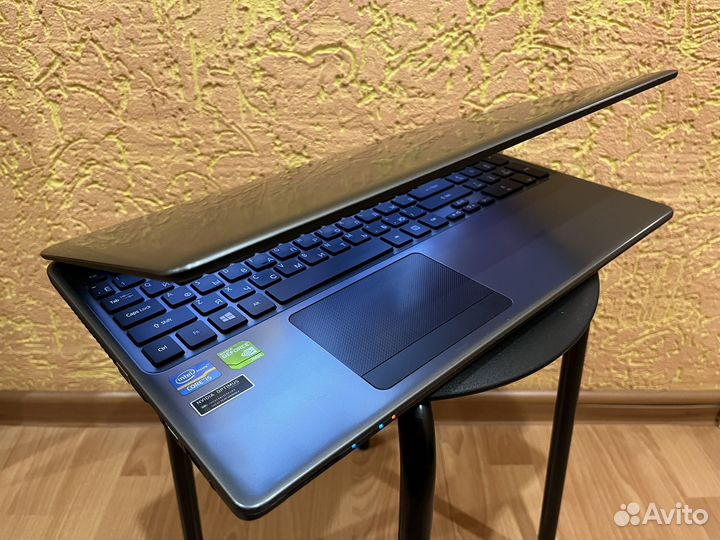 Игровой ноутубк Acer Core i5/2видеокарты/8gb/500gb