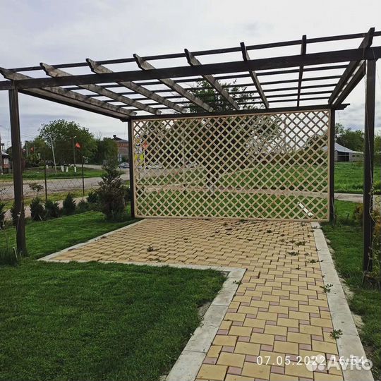 Декоративная деревянная решётка (шпалера)