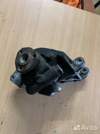 Насос гур vw B4 T42.0i 8V 2E passat (B3)