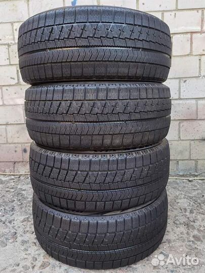 Bridgestone Blizzak VRX 215/50 R17 97H