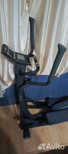 Эллиптический тренажер Torneo Madison C-520