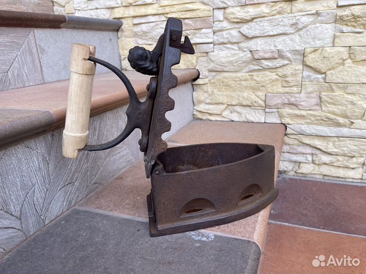 Утюг на углях старинный СССР
