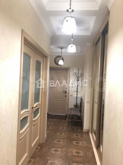 2-к. квартира, 72 м², 4/9 эт.