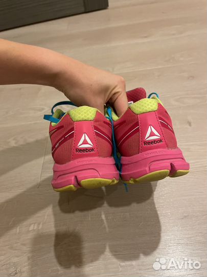Кроссовки женские Reebok 37,5