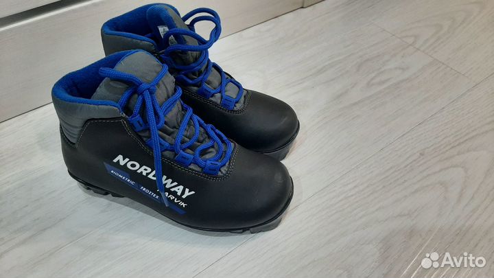 Продам детские лыжные ботинки Nordway