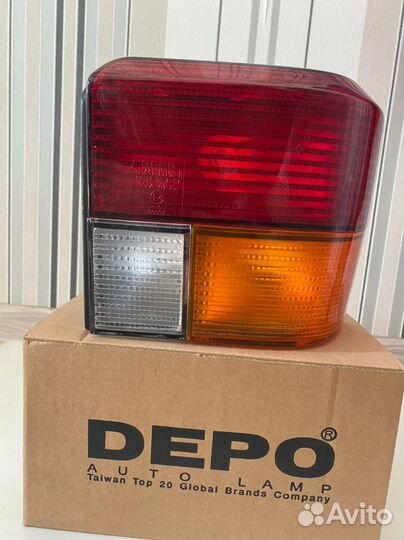 Фонарь задний правый 441-1919R-UE фольксваген Т-4