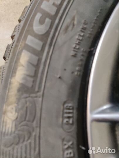 Michelin X-Ice North 4 215/65 R16 102T