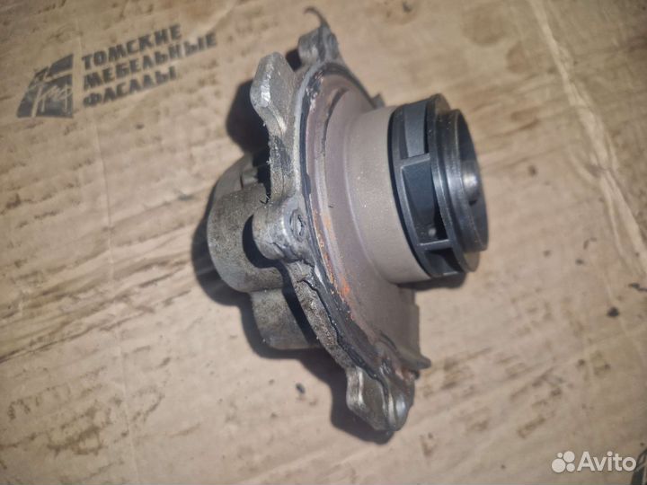 Помпа Опель астра j 1.6