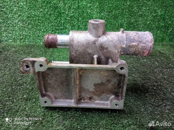 Фланец двигателя системы охлаждения Ford Focus 2