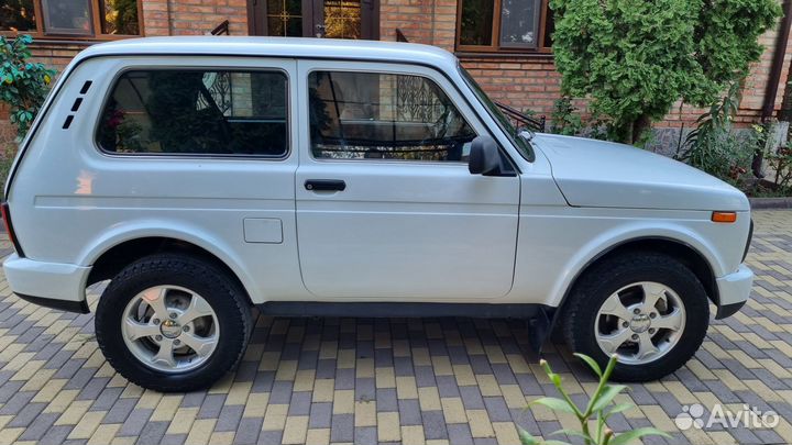 ВАЗ 2121 (4x4) Urban 1.7 МТ, 2015, 144 000 км