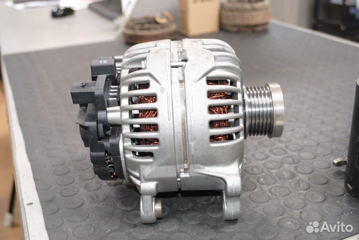 Генератор VW Caddy, Skoda Yeti, Golf 6 1.2 TSi б/у