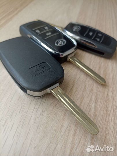 Ключ корпус выкидной для Тойота на три кнопки