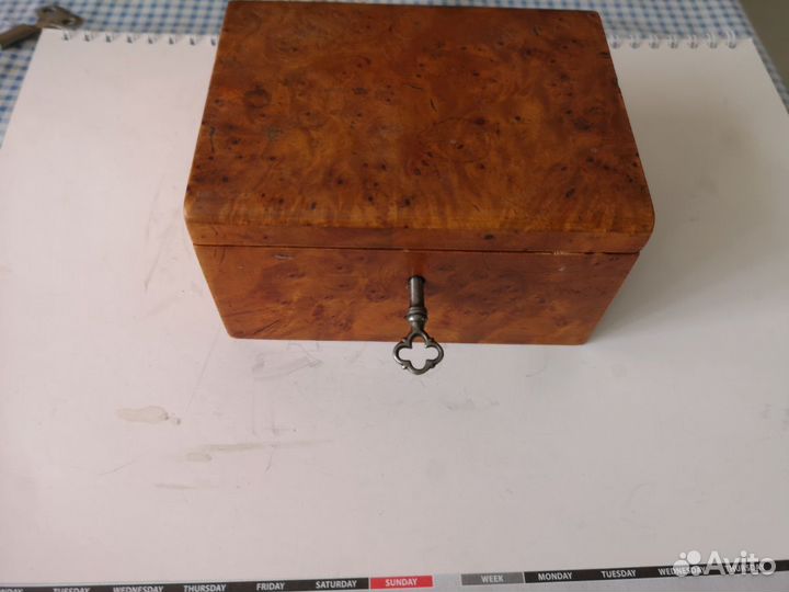 Шкатулка из карельский берёзы