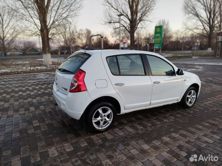 Renault Sandero 1.6 МТ, 2010, 150 220 км