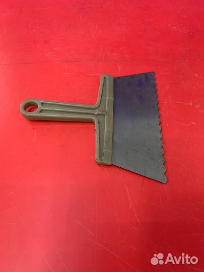 Шпатель зубчатый для кафеля,ширина 190 мм