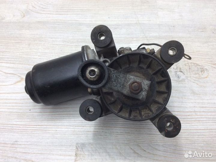 Моторчик стеклоочистителя передний Mitsubishi