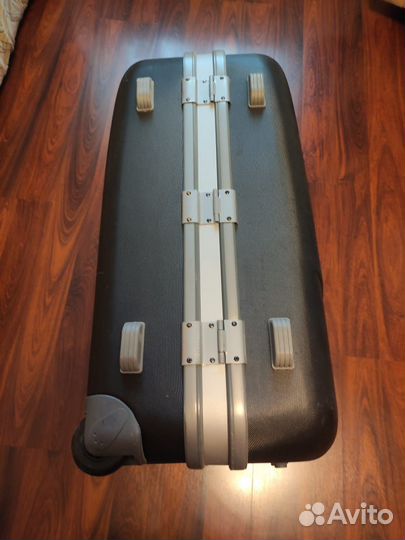 Чемодан на колесах бу Redmond