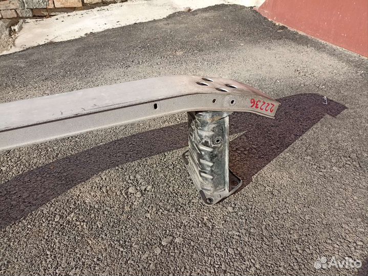 Усилитель бампера переднего Тойота Краун маджеста