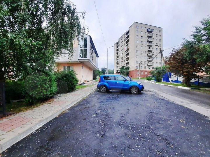 2-к. квартира, 61 м², 1/4 эт.