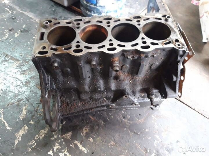 Блок цилиндров Опель Вектра С Y20DTH