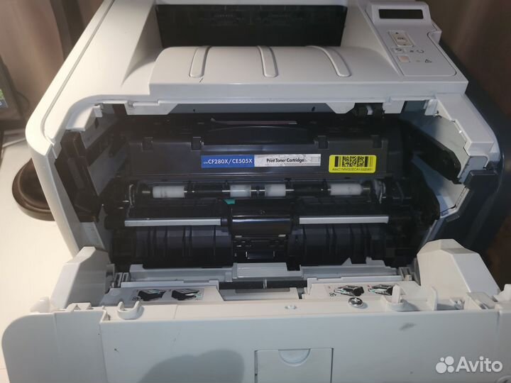 Продам принтер Hp LaserJet p2055d