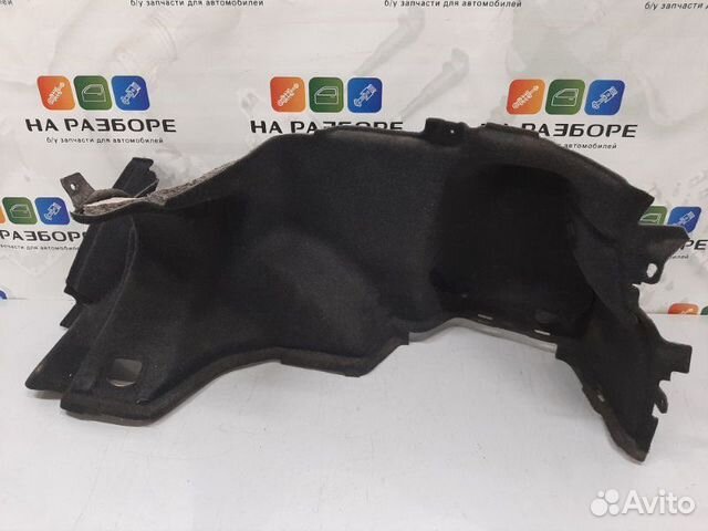 Обшивка багажника задняя правая Toyota Avensis