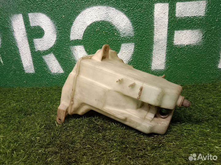 Бачок омывателя для Toyota Picnic 1