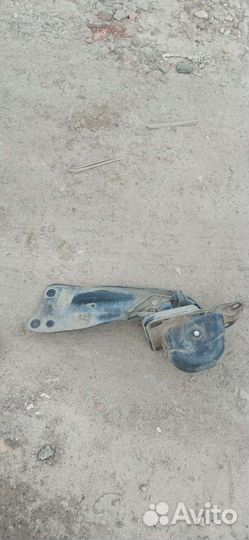 1K0505226H задний правый рычаг Шкода Йети