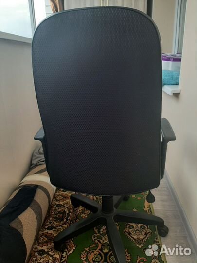 Офисное кресло руководителя бу
