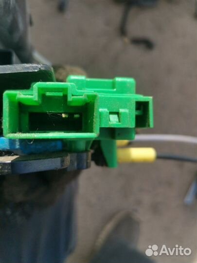 Замок двери передний правый Kia Rio 3 G4FC 2015