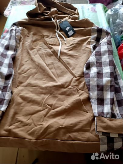 Мужской свитер с капюшоном