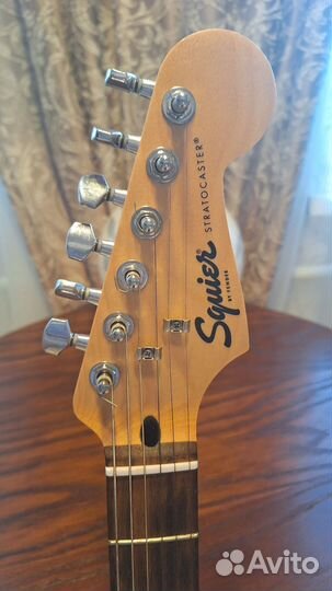 Fender Squier HSS Stratocaster с усилителем