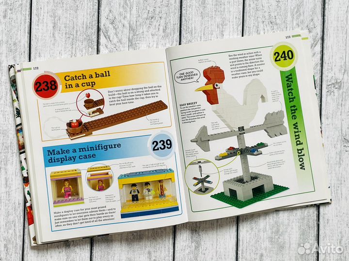 365 штук из кубиков лего (на англ. + дисплей)
