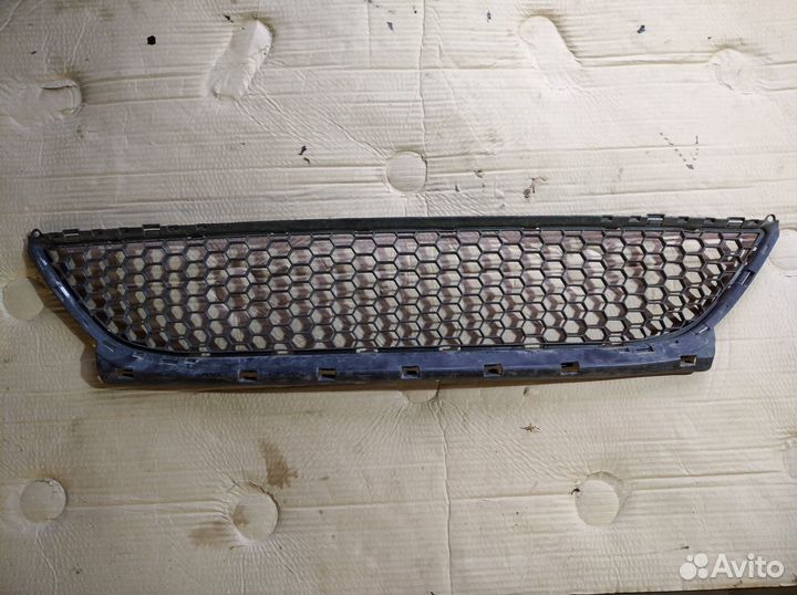 Решетка бампера Renault Logan 1 рестайлинг (09-15)