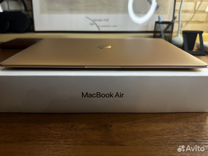 MacBook Air 13 2020 М1 8Gb/256SSD/80ц