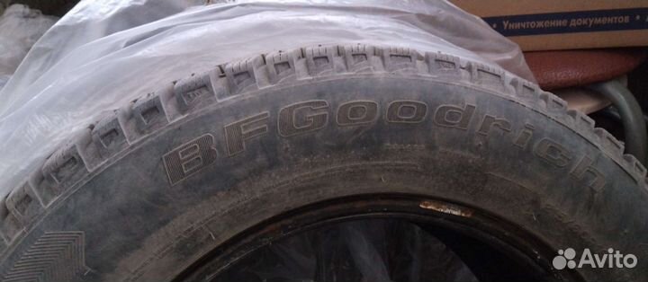 Bfgoodrich G-Force Stud 215/60 R16