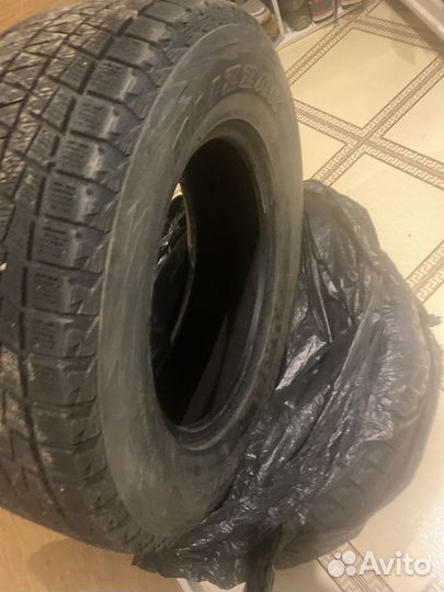 Bridgestone Blizzak Ice 265/65 R17