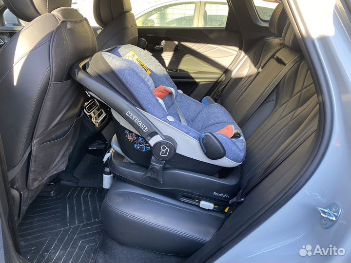 Детское автокресло от 0. Две штуки Family Fix