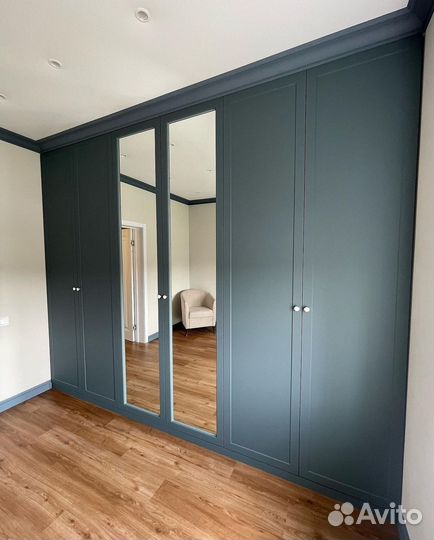 Шкаф распашной