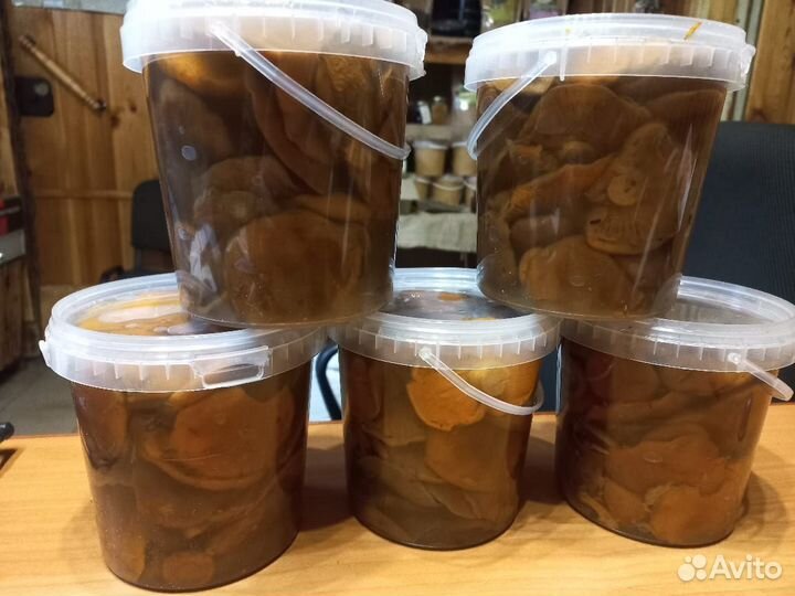 Грибы рыжики соленые