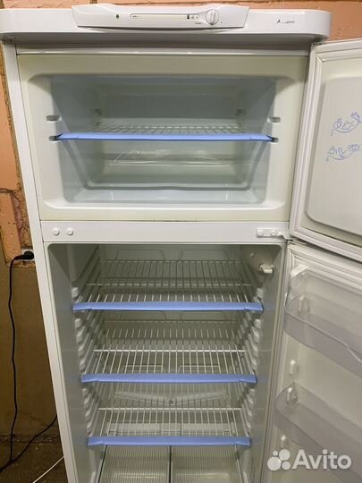 Холодильник Indesit, высота 170 см