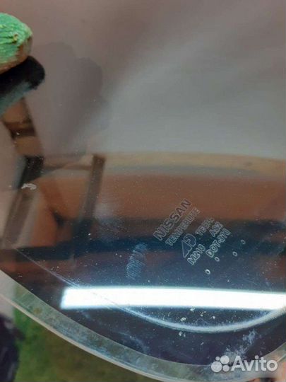 Форточкa правый Nissan Maxima