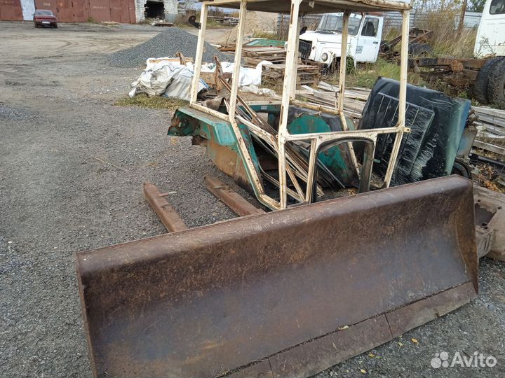 Отвал на трактор