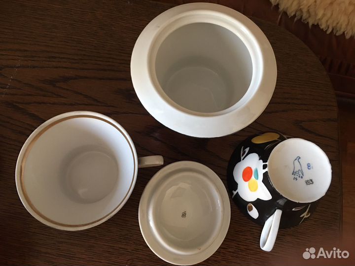 Рюмки, чашки, стопки