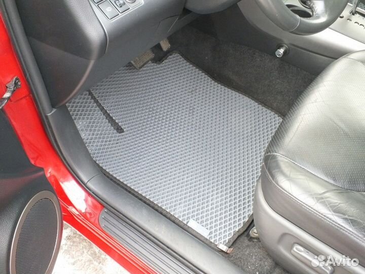 Новые коврики в салон Toyota RAV 4 EVA