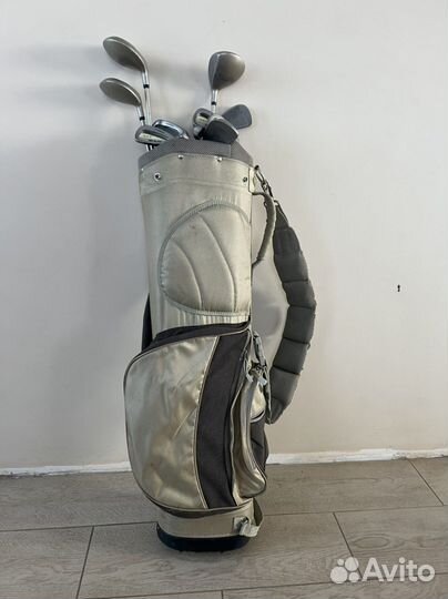 Комплект клюшек для гольфа golf