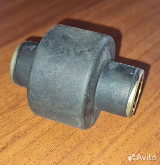 Втулка гребного винта резиновая Suzuki 40-65