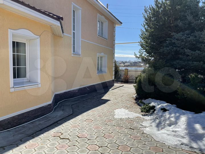 Дом 218 м² на участке 20 сот.