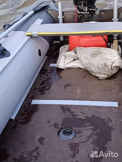 Лодка Ривьера 3400