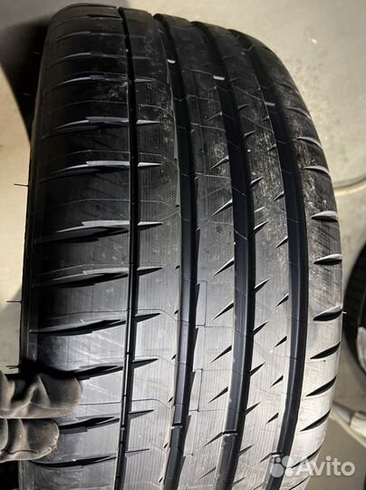 Michelin Pilot Sport 4 S 235/35 R20
